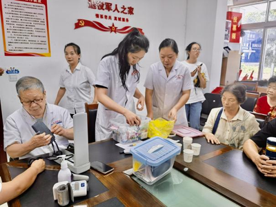 雨城區(qū)關(guān)工委社區(qū)工作團(tuán) 暑期黨史教育與心理健康關(guān)愛活動(dòng)中的營(yíng)養(yǎng)健康咨詢服務(wù)