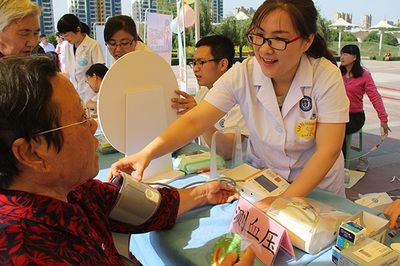 2017全民營(yíng)養(yǎng)周“濱州站”盛大啟動(dòng)，專業(yè)營(yíng)養(yǎng)健康咨詢服務(wù)惠及市民