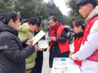 社區(qū)“小錦鯉” 關(guān)愛你我他，營(yíng)養(yǎng)健康服務(wù)進(jìn)萬(wàn)家